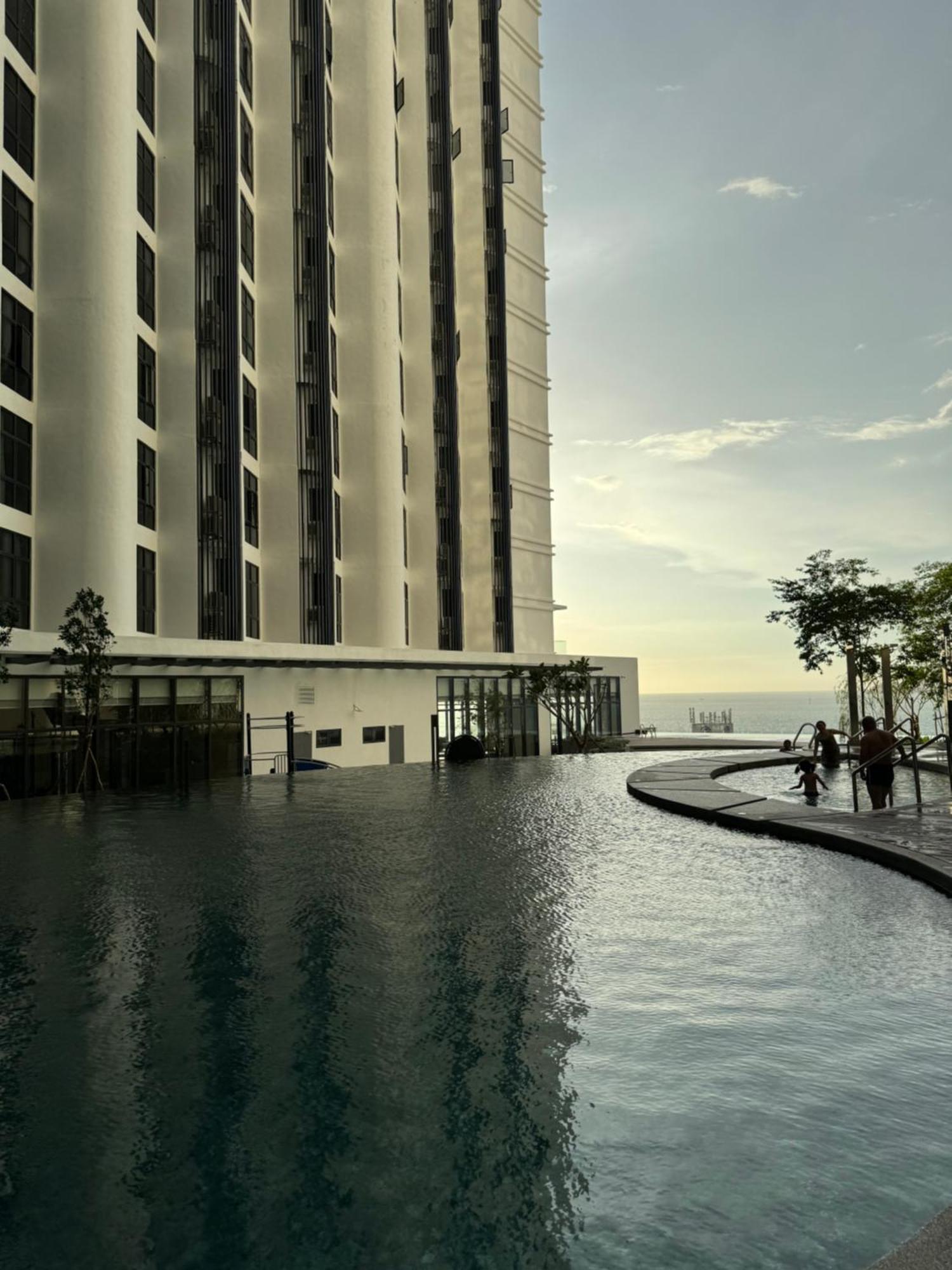 The Shore City Centre Sea View By Summerset Heavenz * Kota Kinabalu