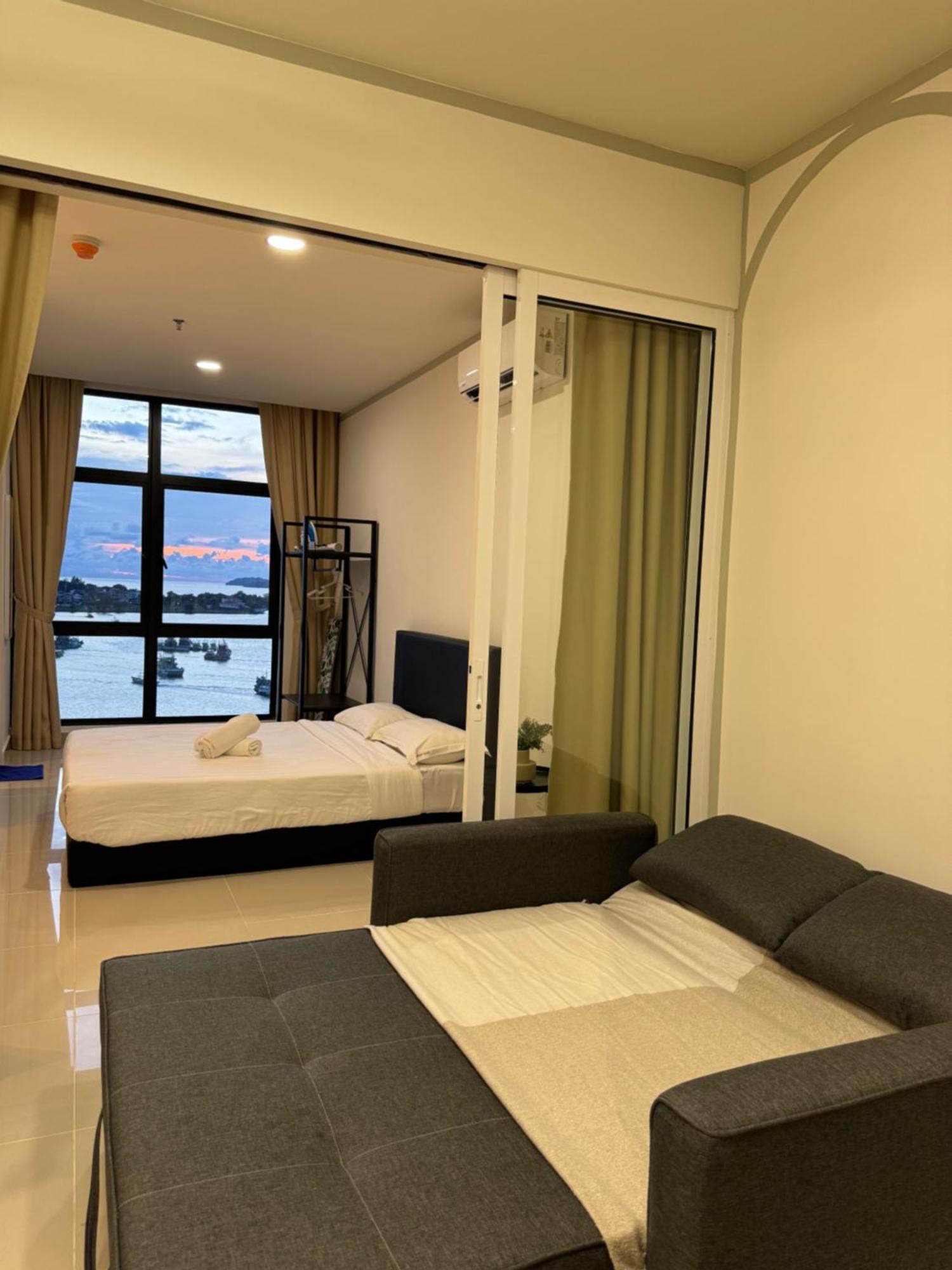 Apartment The Shore City Centre Sea View By Summerset Heavenz