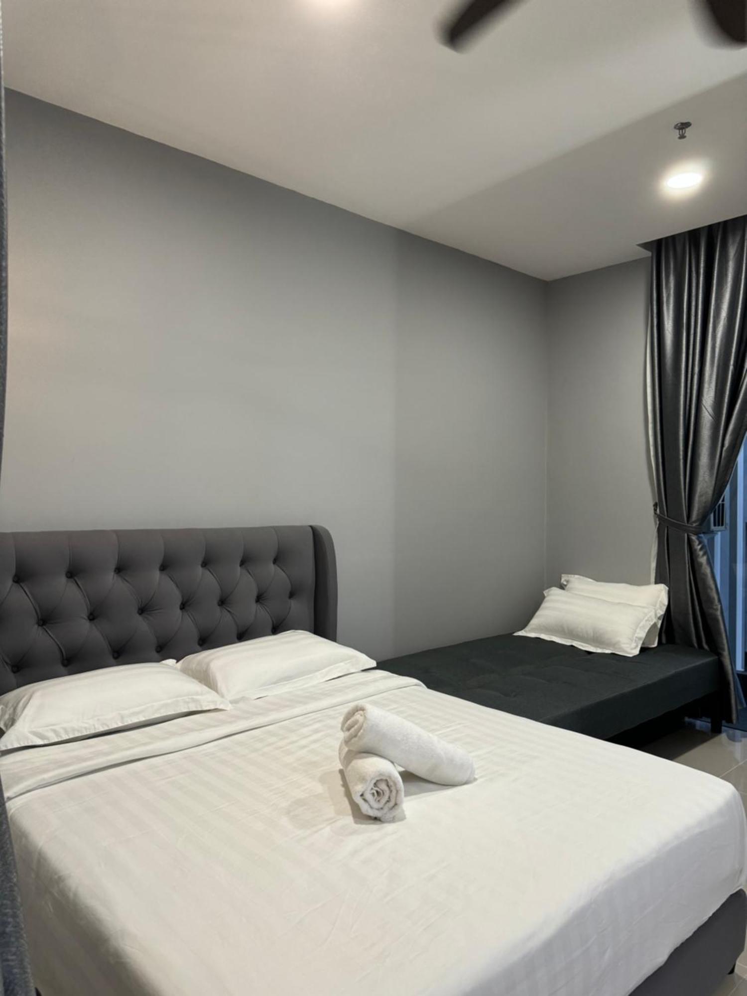 Apartment The Shore City Centre Sea View By Summerset Heavenz