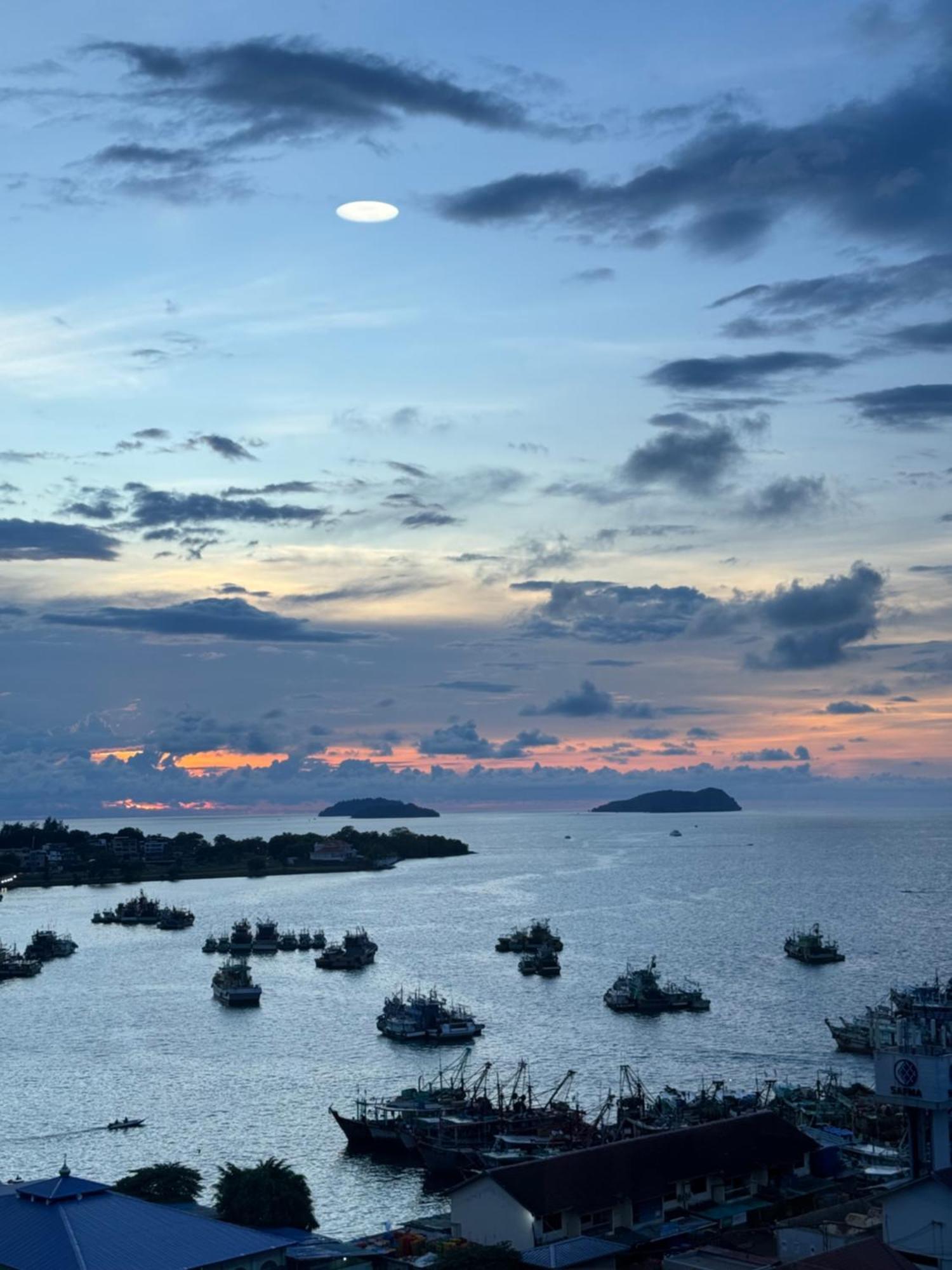 The Shore City Centre Sea View By Summerset Heavenz * Kota Kinabalu