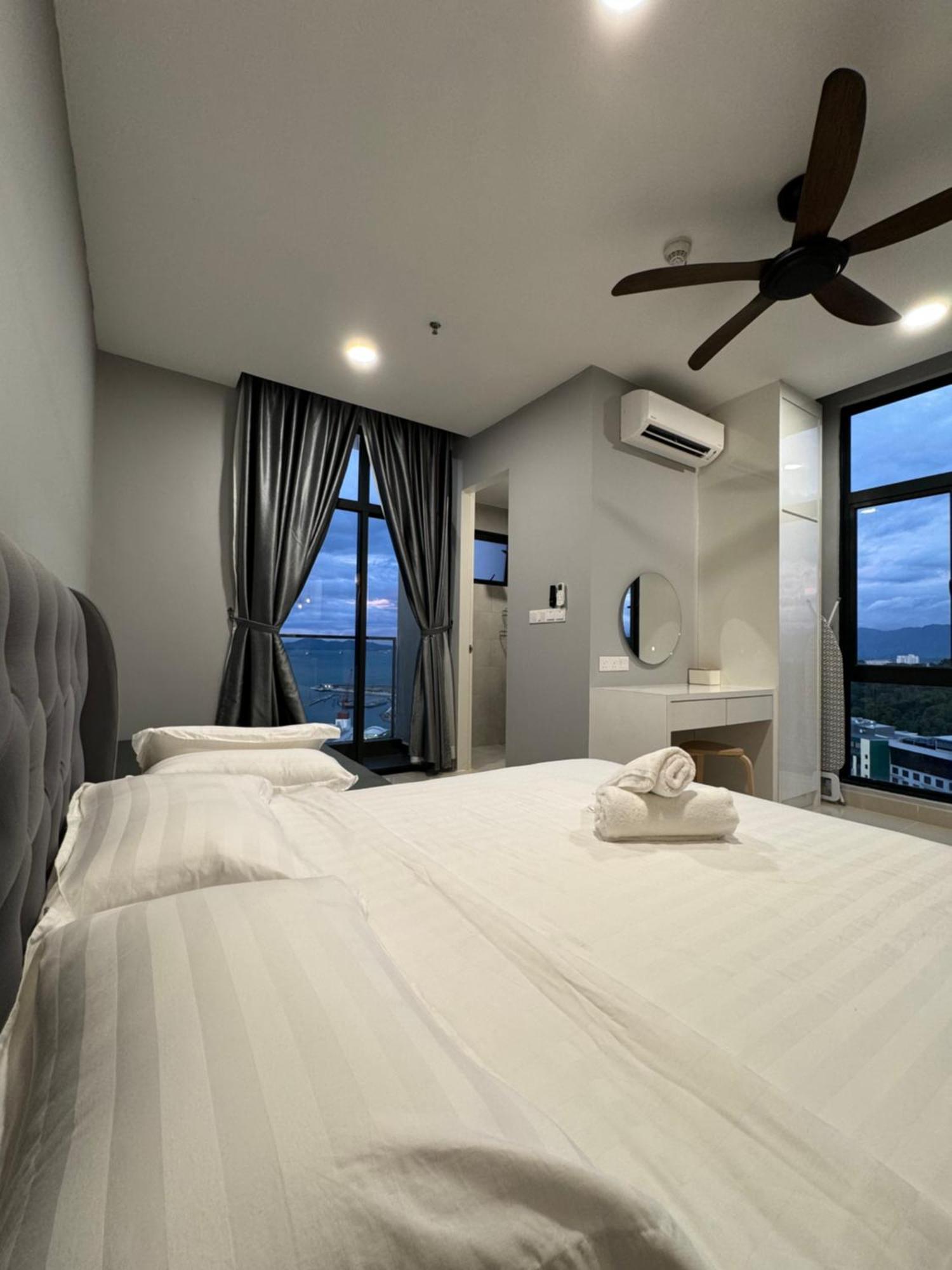 Apartment The Shore City Centre Sea View By Summerset Heavenz