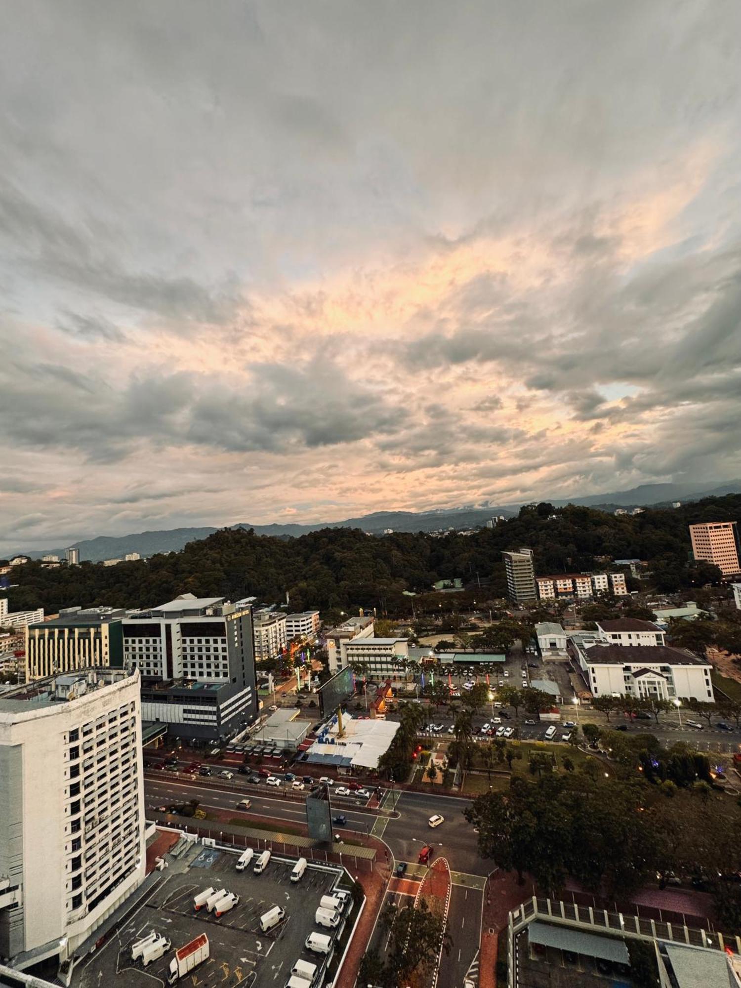 The Shore City Centre Sea View By Summerset Heavenz Kota Kinabalu