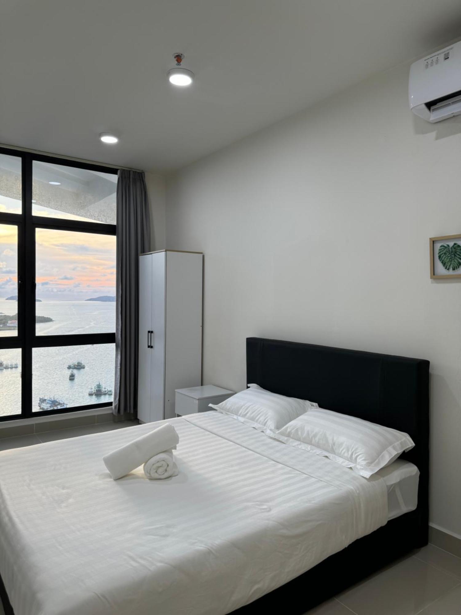 Apartment The Shore City Centre Sea View By Summerset Heavenz