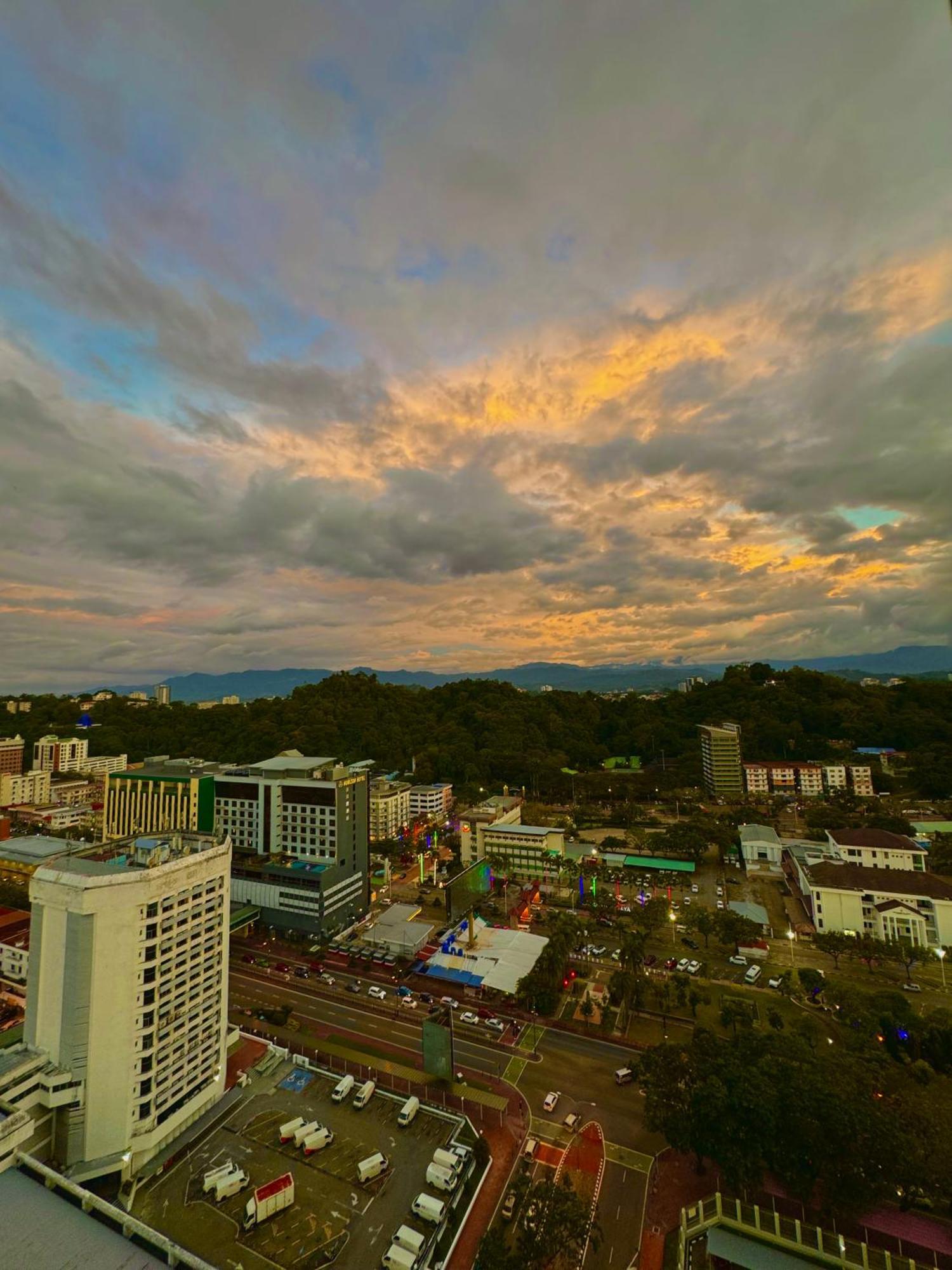 Apartment The Shore City Centre Sea View By Summerset Heavenz Kota Kinabalu